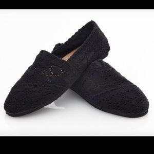 ⭐️  Bucco Black Crochet Flats..NWT!!